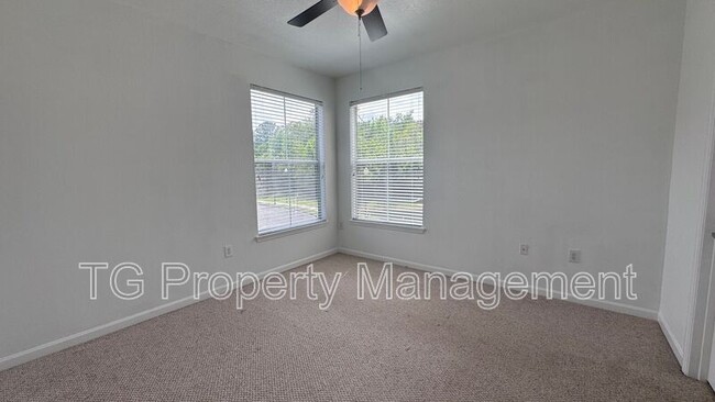 Building Photo - 8539 Gate Pkwy W