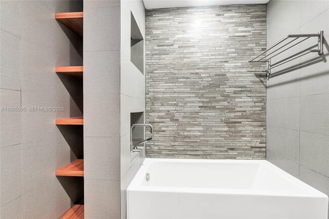 Building Photo - 776 NE 74th St