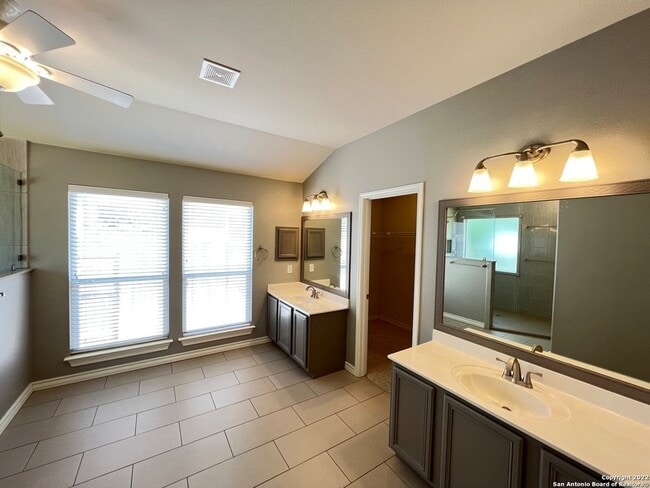 Building Photo - 1303 Bluff Forest