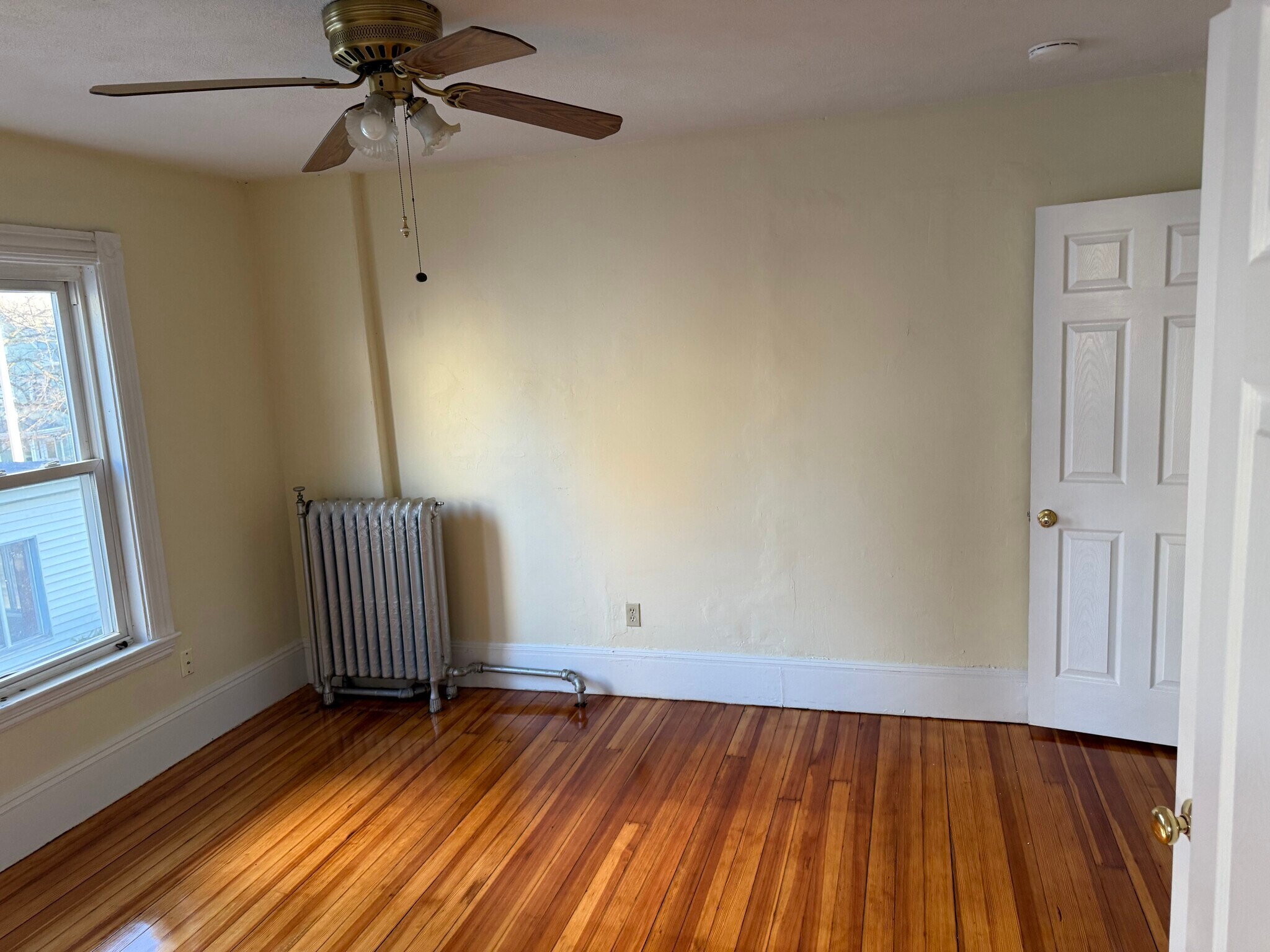 Building Photo - 592 Salem St