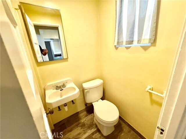 Building Photo - 2901 E Mariquita St