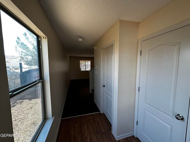 Building Photo - 14140 Meteor Rock Pl