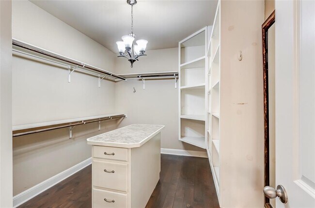 Building Photo - 4103 Front Range Ln