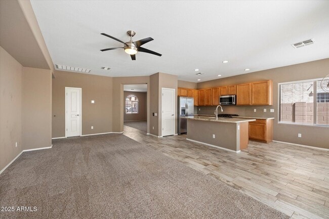 Building Photo - 949 E Indian Wells Pl