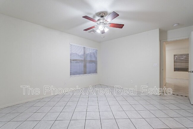 Building Photo - 663 S Colonial Ct