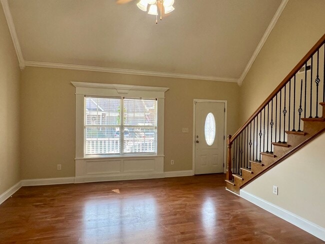 Building Photo - 3 bedroom + loft & 2.5 baths in gated community