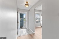 Building Photo - 387 Independence Dr