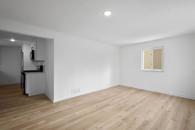 Building Photo - AVAILABLE NOW! Check out STUNNING 2-bedroom / 1.5 bath in Avalon, ready for immediate move-in!