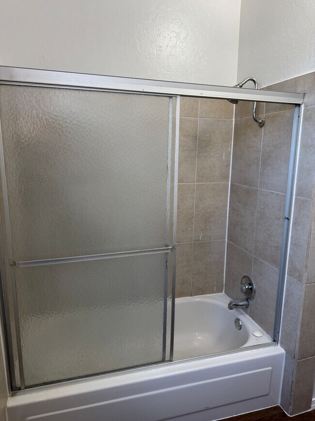 Building Photo - Charming 2-bedroom, 1-bath home in Cottage Grove!
