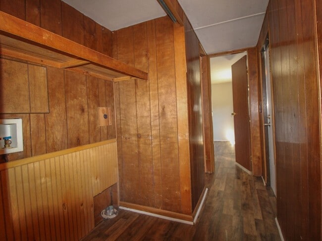 Building Photo - Updated 2BR/1BA Trailer in Muscle Shoals –...