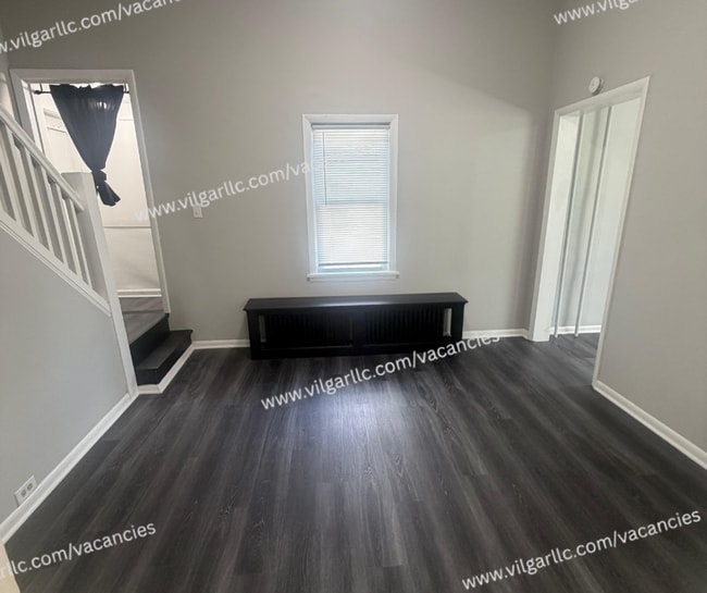 Building Photo - For Rent! 4 bedrooms , 2-full bath Home