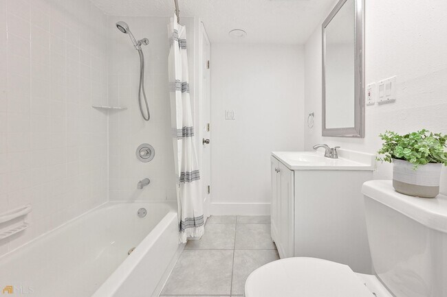 Building Photo - 1146 Oakdale Rd NE