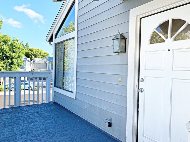 Building Photo - For Lease – Beautiful 2 Bed, 2 Bath Condo in Northwood Horizon | $3,195/month