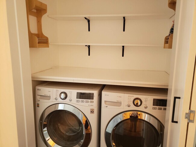 Building Photo - Longwood (The Springs) - 2 Bedroom, 1 Bathroom - $1,795.00