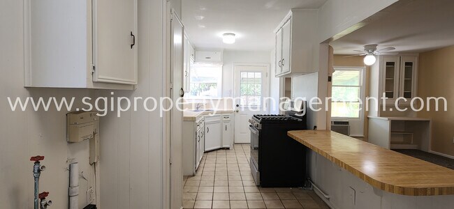 Building Photo - 2 bedroom Irving home for rent!