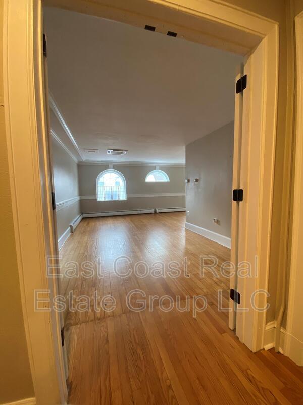 Building Photo - 4 W Water St