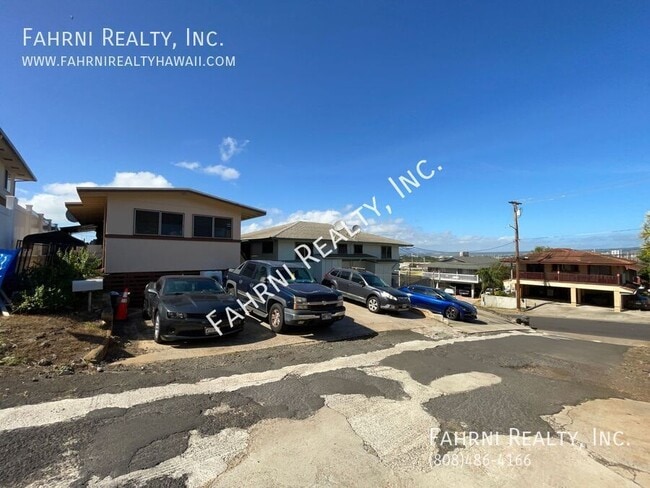 Building Photo - 1009-10A3 Maluna St