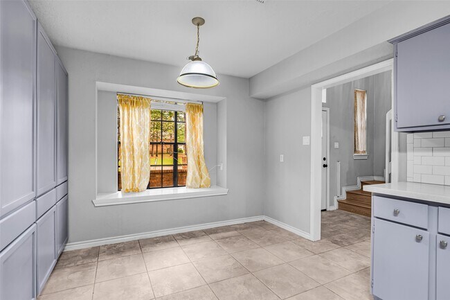 Building Photo - 12303 Longfellow Dr