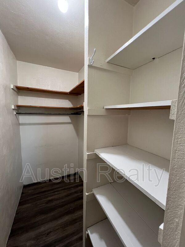 Building Photo - 3706 Greenwood Blvd