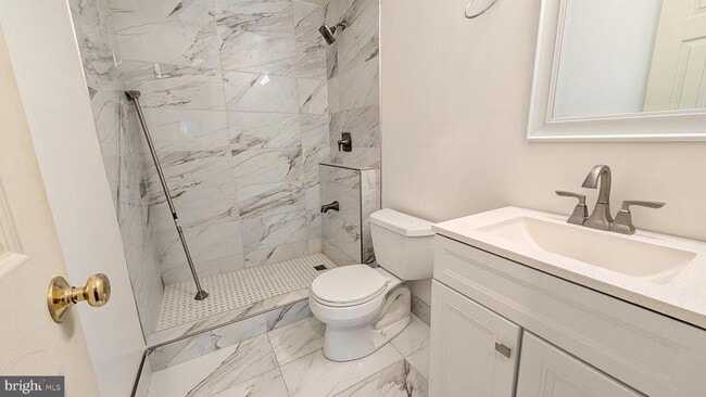 Building Photo - 6721 Sycamore Park Dr