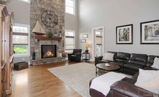 Building Photo - 43 Shore Rd