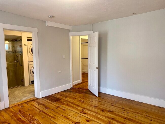 Building Photo - 25 Pine St