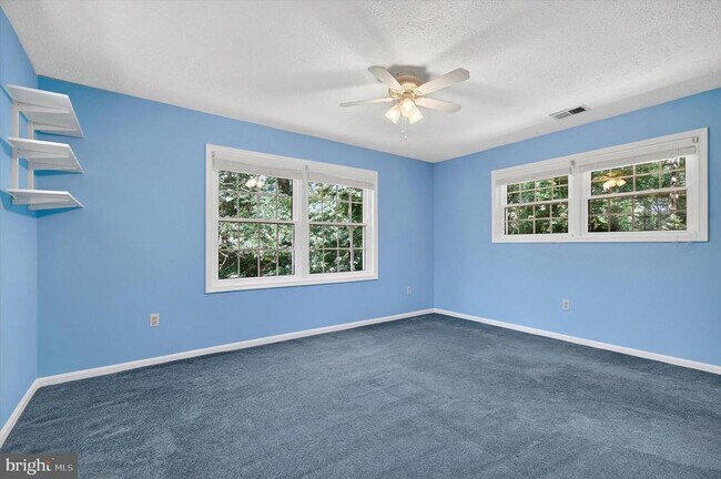 Building Photo - 8405 Overlook St
