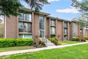 Building Photo - Summerlyn Apartments