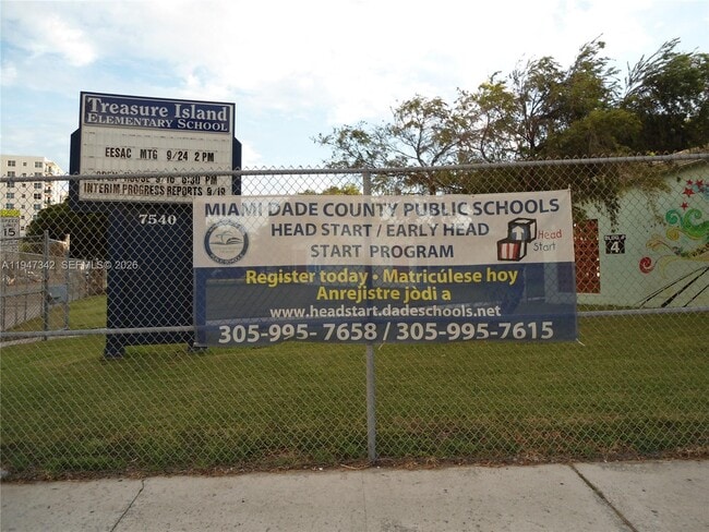 Building Photo - 1801 S Treasure Dr