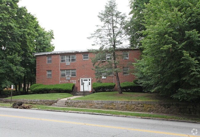 Building Photo - Hilton Arms