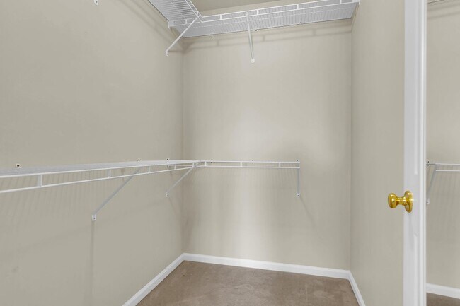 Building Photo - Charming 3BR Home with Private Fenced Backyard in Hunter’s Bend – Move-In Ready!