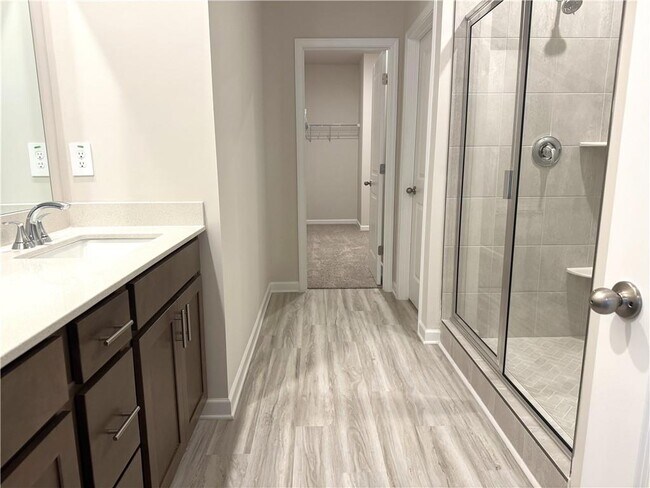 Building Photo - 823 Misty Holw Trl