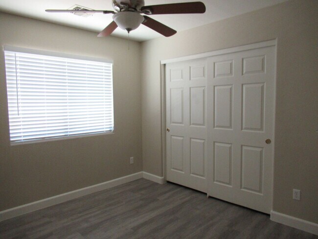 Building Photo - Nice Home in Estrella Vista Community, Goo...