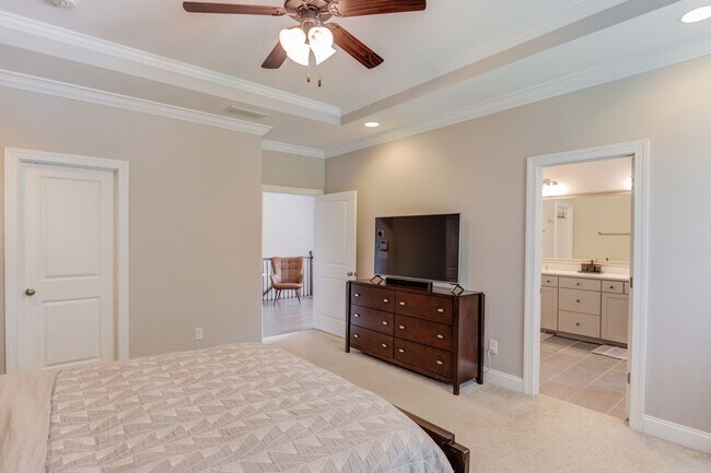 Building Photo - 1450 Edgebrook Ct NE