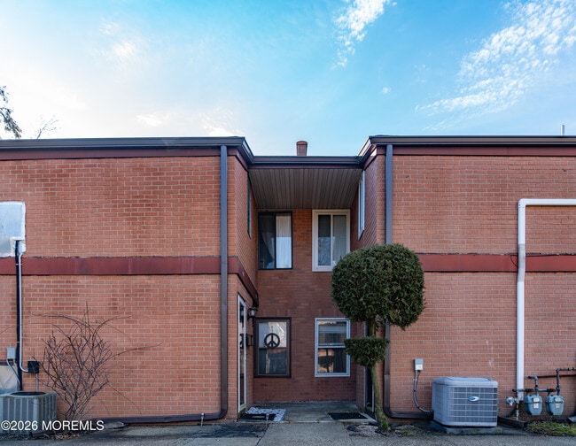 Building Photo - 48 Northrup Dr