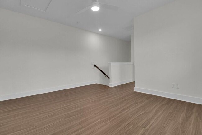 Building Photo - 268 Symphony Ave