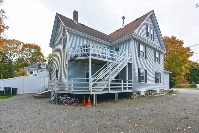 Building Photo - 36 Cottage St
