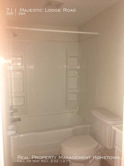 Building Photo - LAKE HOUSE WITH CHARACTER AND CHARM