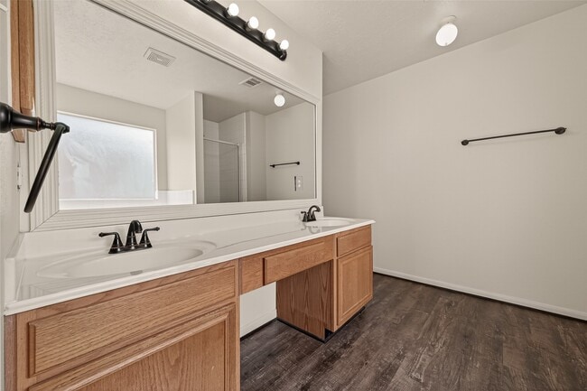 Building Photo - 11002 Heron Nest St