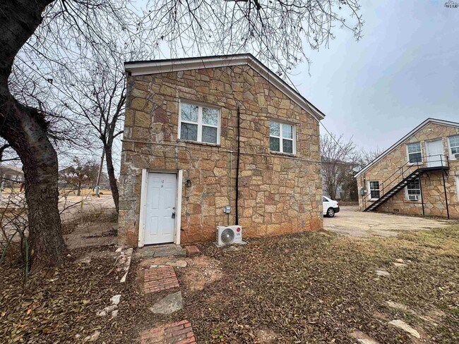 Building Photo - 1202 Austin St