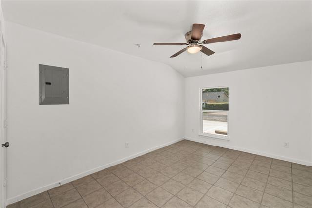 Building Photo - 316 W 7th St