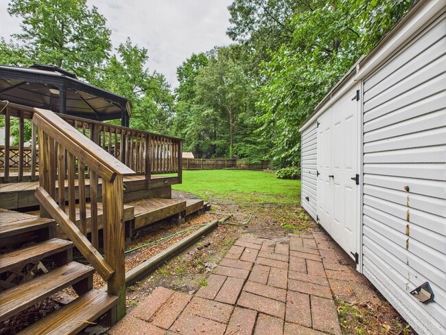 Building Photo - 8621 Sunset Knoll Rd
