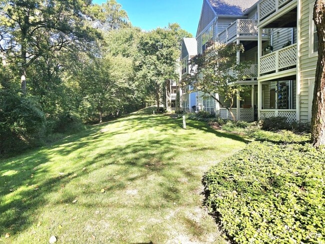Building Photo - 7660 Willow Point Dr