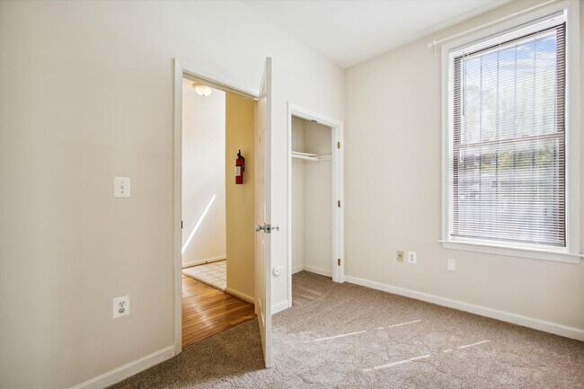 Building Photo - 2025 11th St NW