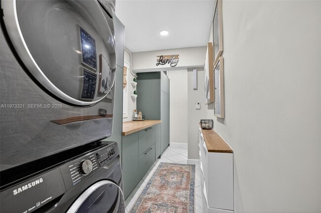 Building Photo - 252 SW 23rd St