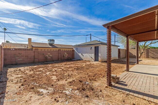 Building Photo - 1743 W Verde Ln