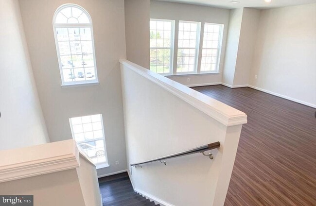 Building Photo - 12854 Cloverleaf Center Drive