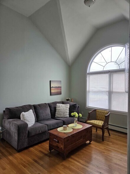 Building Photo - 402 Pleasantview Ct