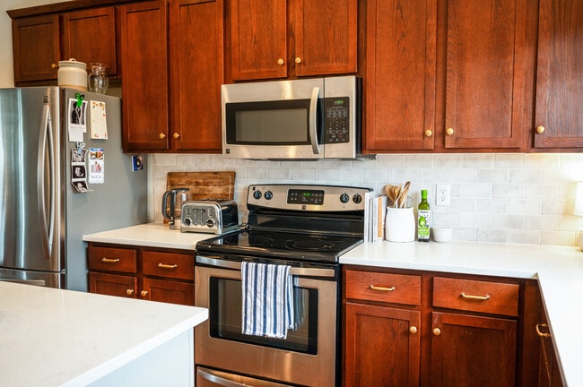Building Photo - 1066 Commonwealth Cir