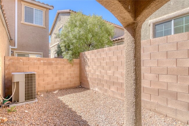 Building Photo - 9835 W Spinnaker Creek Ave